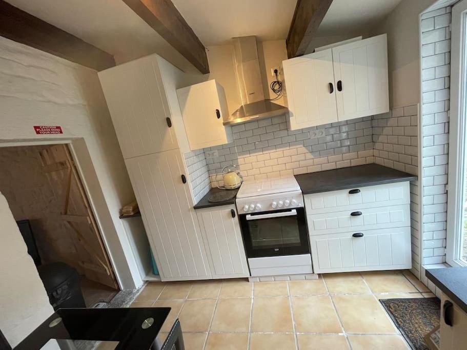 Le Petit Fleur - The Little Flower, Cosy Cottage Saint-Michel-de-Montjoie Exterior photo