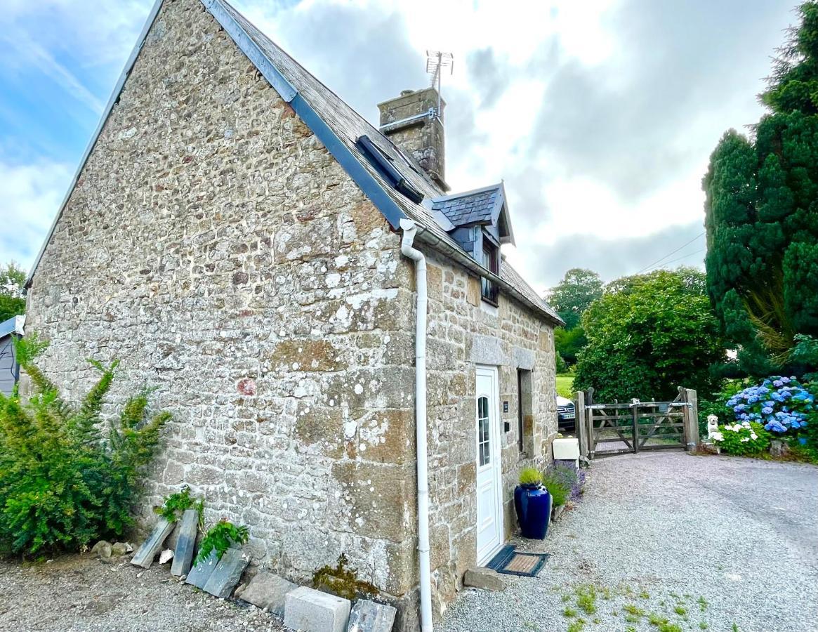 Le Petit Fleur - The Little Flower, Cosy Cottage Saint-Michel-de-Montjoie Exterior photo